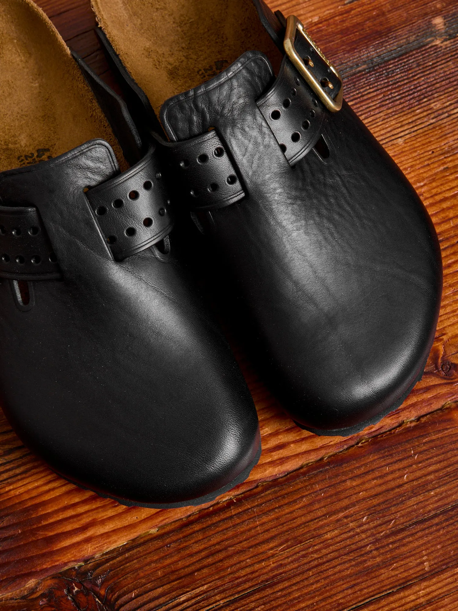 Boston Bold Clog in Black