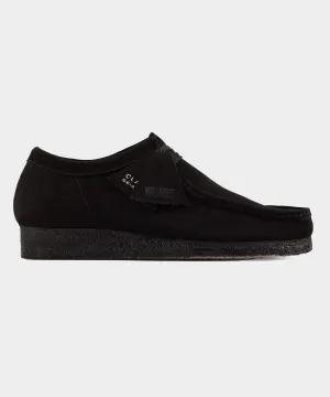 Clarks Wallabee Low in Black Suede