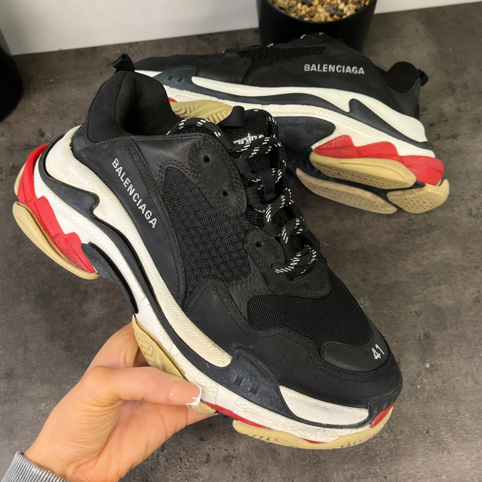 Men's Triple S Low Trainers Black Size EU 41 / UK 7