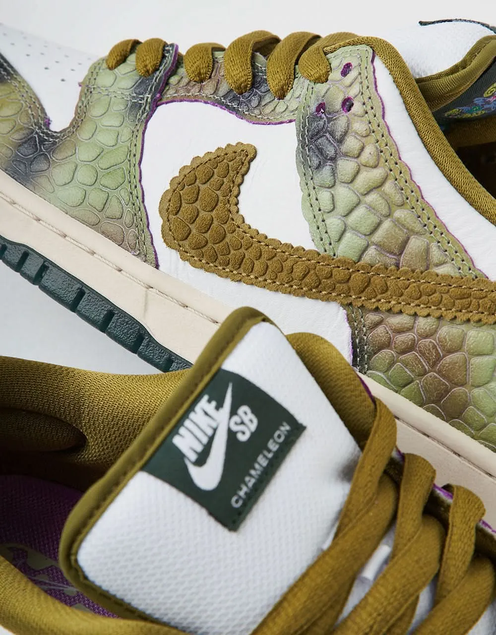 Nike SB 'Alexis Chameleon' Dunk Low Pro QS Skate Shoes - Oil Green/Desert Moss-White